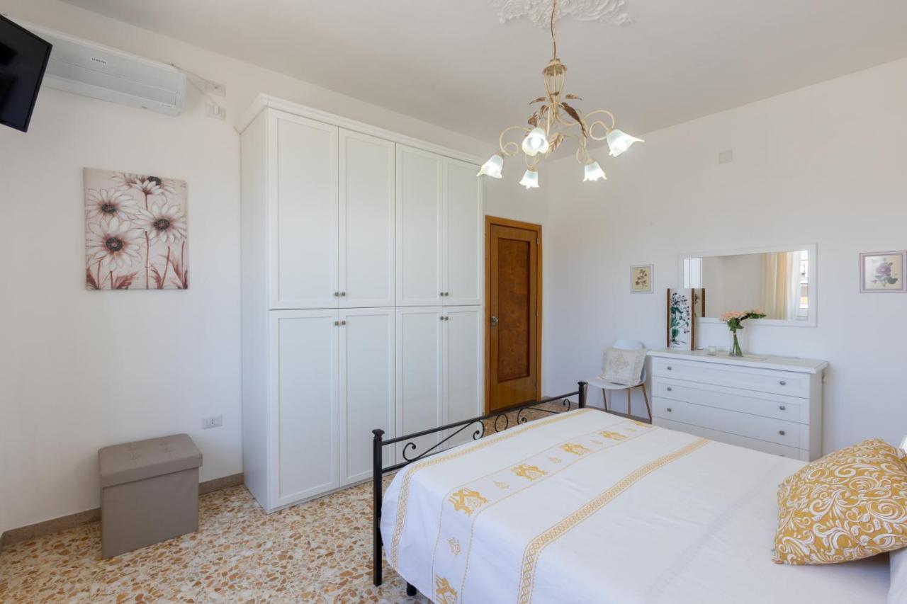 Pintadera B&B Кальяри Экстерьер фото